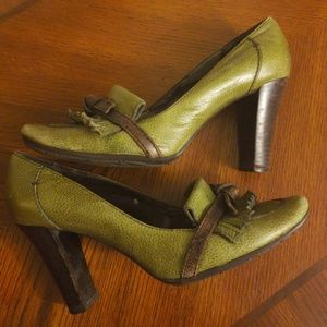 SOLD OFF POSHMARK 💋TOMMY HILFIGERTasseled Oxfords